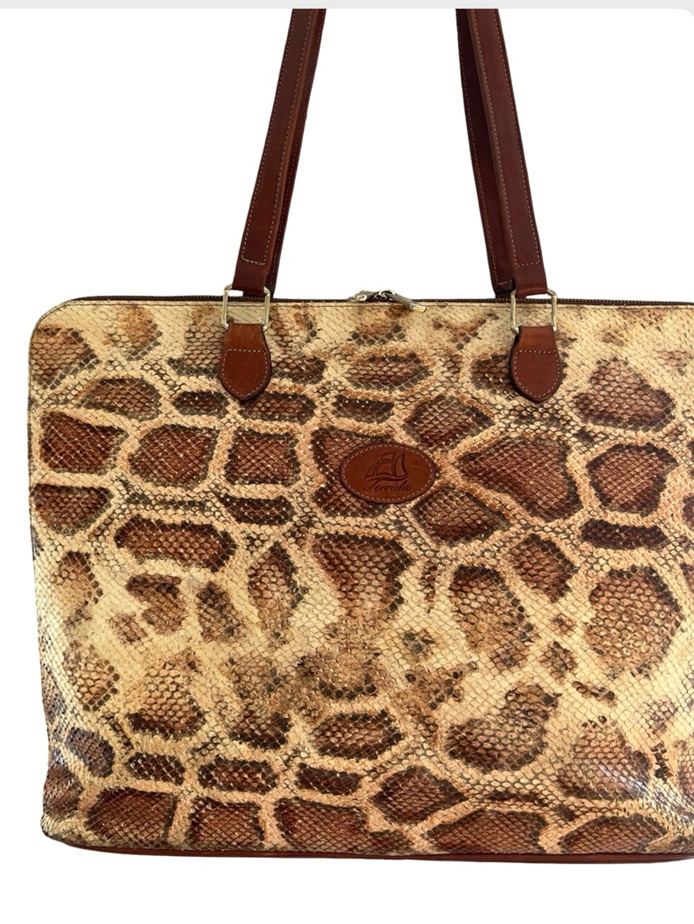This Terrida rare vintage leather shoulder tote